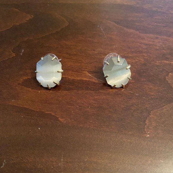 Kendra Scott Jewelry - Kendra Scott Studs - Excellent Condition!